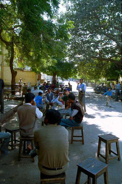 Derrière le palais des vents, coca rafraîchissant