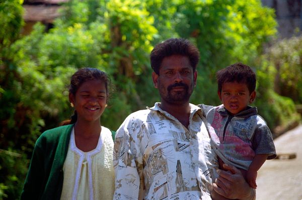 Indiens croisés lors d'une balade et qui veulent bien être pris en photo (on enverra la photo)