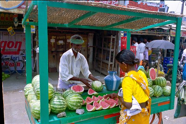 Marché près du bus stand