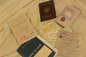Passeports, permis, billets d'avion ...